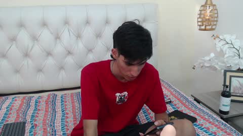 Snapshot of ferphoenix_ chatting on 3, 2, 2025 FER PHOENIX online show from 3, 2, 2025