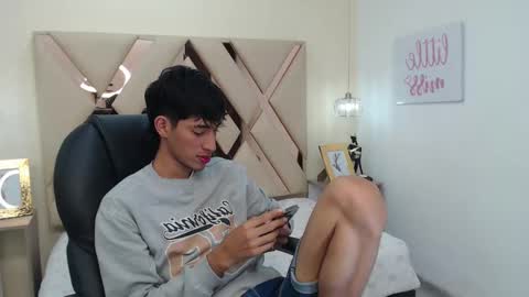 Snapshot of ferphoenix_ chatting on 13, 2, 2025 FER PHOENIX online show from 13, 2, 2025