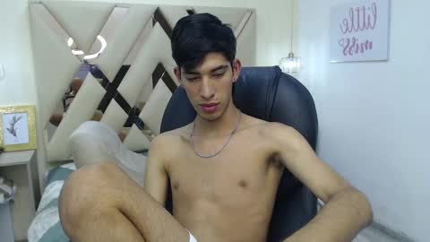 Snapshot of ferphoenix_ chatting on 28, 2, 2025 FER PHOENIX online show from 28, 2, 2025