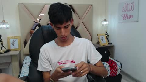 Snapshot of ferphoenix_ chatting on 3, 3, 2025 FER PHOENIX online show from 3, 3, 2025
