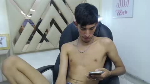 Snapshot of ferphoenix_ chatting on 8, 3, 2025 FER PHOENIX online show from 8, 3, 2025