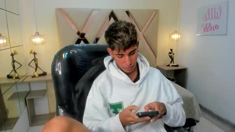 FER PHOENIX online show from 22, 12, 2025