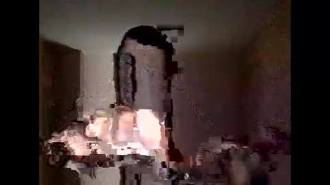 Raised in 90s online show from 30, 11, 2025