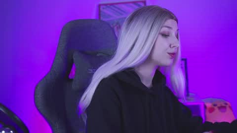 Snapshot of filipinaadams chatting on 21, 12, 2024 cap and Lana  online show from 21, 12, 2024