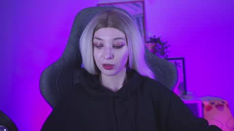 Snapshot of filipinaadams chatting on 21, 12, 2024 cap and Lana  online show from 21, 12, 2024