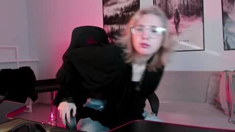 Snapshot of filipinaadams chatting on 7, 2, 2025 cap and Lana  online show from 7, 2, 2025