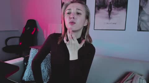 Snapshot of filipinaadams chatting on 13, 2, 2025 cap and Lana  online show from 13, 2, 2025