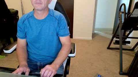 Snapshot of finding_ross chatting on 2, 11, 2025 Ross online show from 2, 11, 2025