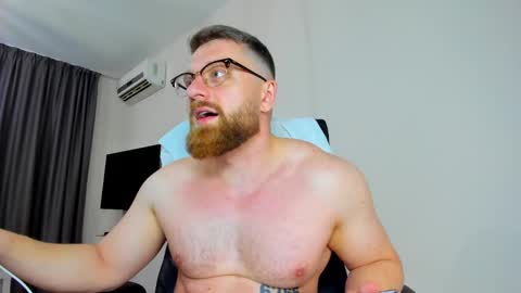 FindomGuyXXX online show from 12, 4, 2026