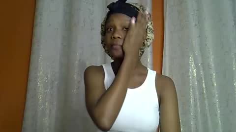 Snapshot of fine_queen12 chatting on 5, 4, 2026 fine_queen12 online show from 5, 4, 2026