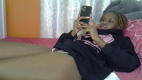 Snapshot of fine_queen12 chatting on 9, 4, 2026 fine_queen12 online show from 9, 4, 2026