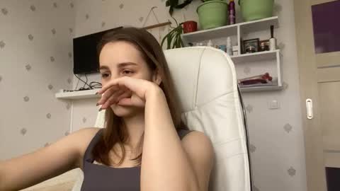 Keite wanna play  Meow online show from 19, 12, 2025