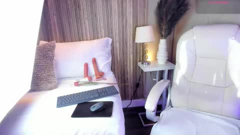 Fiorela online show from 15, 2, 2026