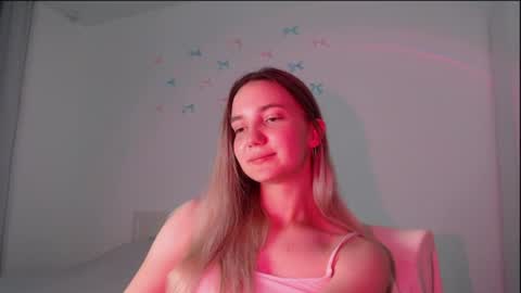 fireflies_fly_ online show from 18, 7, 2026