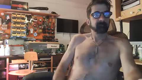 fishermanjack0101 online show from 4, 3, 2025