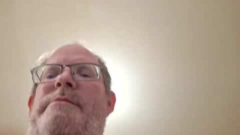 Hercomeonmyface online show from 5, 3, 2026