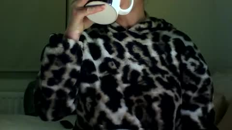 Snapshot of fitbut chatting on 12, 1, 2025 Fitbut online show from 12, 1, 2025