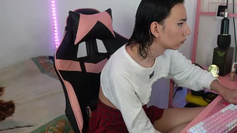 Snapshot of flaream_angel chatting on 4, 1, 2025 Alexa online show from 4, 1, 2025