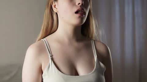 Mila online show from 14, 10, 2025