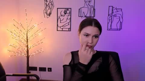 Snapshot of flora_ri chatting on 9, 7, 2026 just ask me online show from 9, 7, 2026