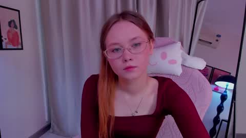 Snapshot of floralarsson chatting on 8, 5, 2026 hey there guys im Flora no not the one from WInx. But I love magical stuff and especially I love nature. I dont know I thin online show from 8, 5, 2026