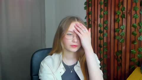Snapshot of floralarsson chatting on 27, 5, 2026 hey there guys im Flora no not the one from WInx. But I love magical stuff and especially I love nature. I dont know I thin online show from 27, 5, 2026