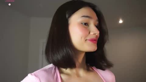 Snapshot of floralmuse chatting on 24, 10, 2025 Viola online show from 24, 10, 2025