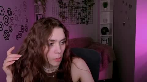 Snapshot of florence_barker chatting on 7, 5, 2026 florence_barker online show from 7, 5, 2026