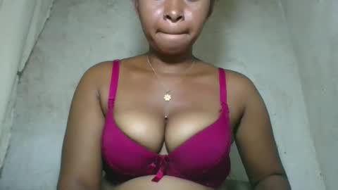 Snapshot of florencia011 chatting on 17, 5, 2026 florencia011 online show from 17, 5, 2026
