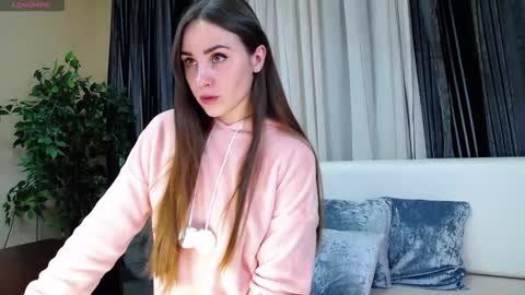 Snapshot of flouvet chatting on 14, 9, 2025 Flouvet online show from 14, 9, 2025