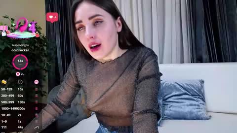 Snapshot of flouvet chatting on 15, 11, 2025 Flouvet online show from 15, 11, 2025