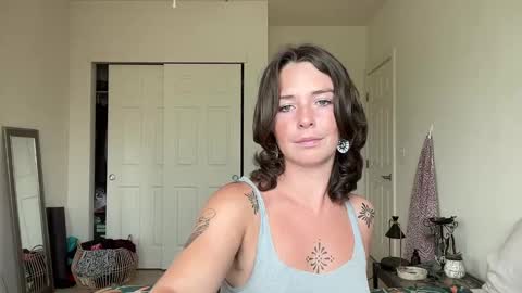 Flowergirl online show from 16, 1, 2026