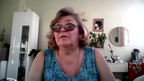 Flowerlower online show from 19, 2, 2025