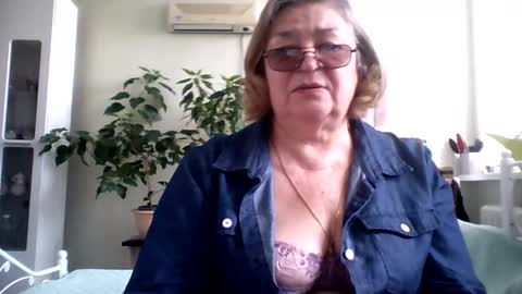 Flowerlower online show from 27, 2, 2025