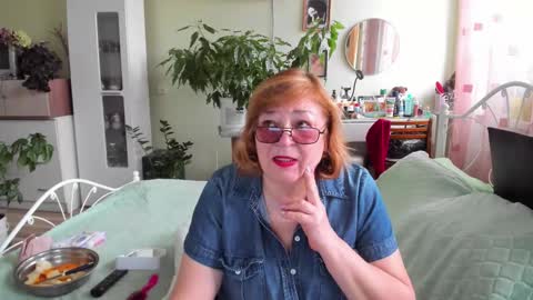 Flowerlower online show from 4, 10, 2025