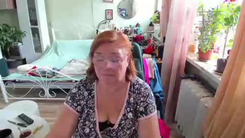 Snapshot of flowerlover8 chatting on 19, 7, 2026 Flowerlower online show from 19, 7, 2026