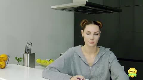 Snapshot of flowerr_powerr chatting on 23, 11, 2025 Katrin online show from 23, 11, 2025