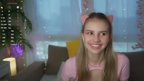 Adeline online show from 25, 12, 2024