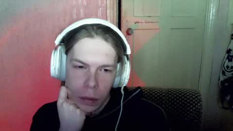 Snapshot of fluffy_boney chatting on 6, 1, 2025 Alexey online show from 6, 1, 2025