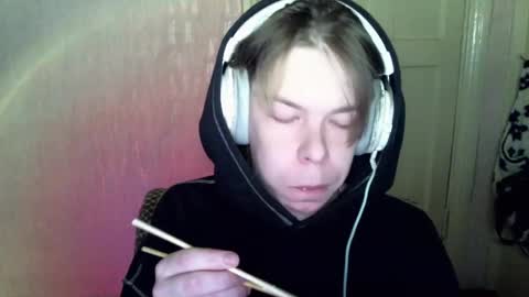 Snapshot of fluffy_boney chatting on 7, 1, 2025 Alexey online show from 7, 1, 2025