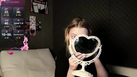 Snapshot of fluffy_cloude chatting on 17, 5, 2026 fluffy_cloude online show from 17, 5, 2026