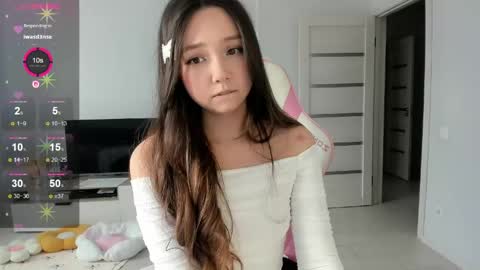Snapshot of fluffy_rose chatting on 25, 5, 2026 Rose online show from 25, 5, 2026