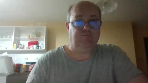 Snapshot of fm_group_nederland chatting on 19, 4, 2026 VIP Magnolia online show from 19, 4, 2026