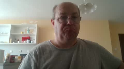 Snapshot of fm_group_nederland chatting on 28, 4, 2026 VIP Magnolia online show from 28, 4, 2026