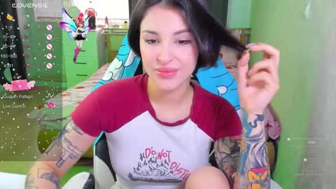 Snapshot of folinskaayaa chatting on 2, 12, 2025 folinskaayaa online show from 2, 12, 2025