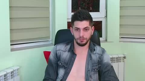 independent model online show from 14, 1, 2025