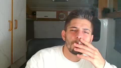 independent model online show from 23, 10, 2025