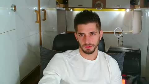 independent model online show from 25, 10, 2025