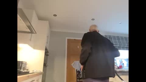 footworshiper2211 online show from 10, 11, 2025