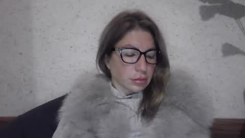 fox_red_lady7 online show from 2, 12, 2024